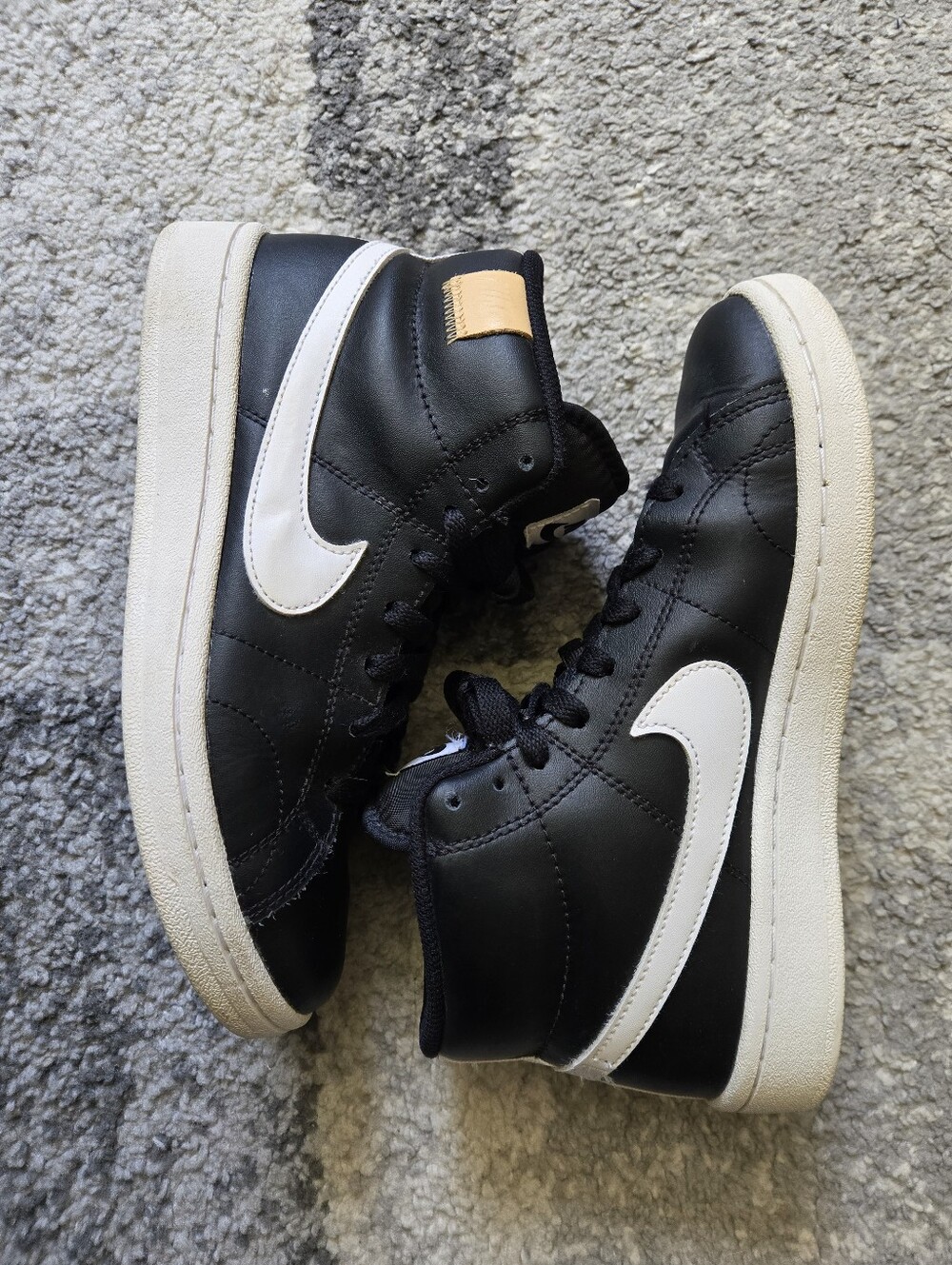 Nike Mens Nike Court Royale 2 Mid Sneaker - BLACK/WHITE